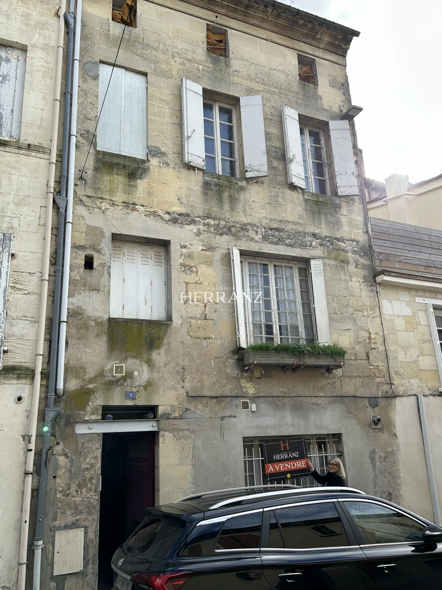 Immeuble d'Habitation avec Local Commercial à Libourne 