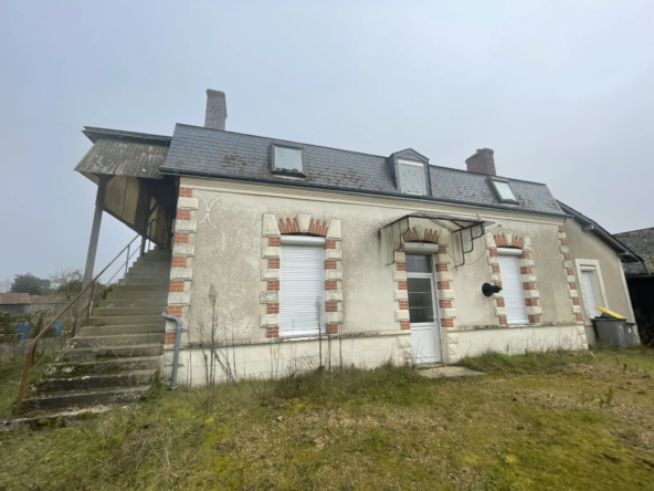 Maison ancienne à vendre près de Noyant - 95 m² sur 4800 m² de terrain