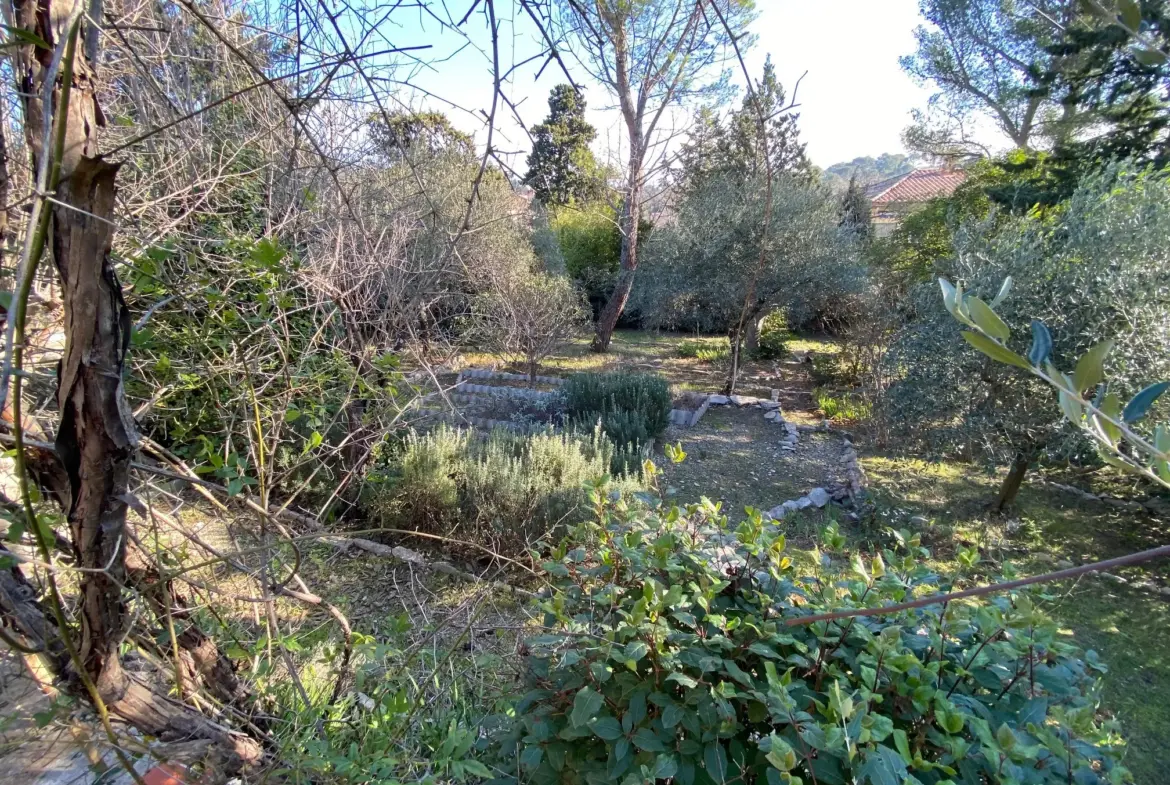 Terrain Constructible Viabilisé à Nîmes, Quartier La Gazelle 