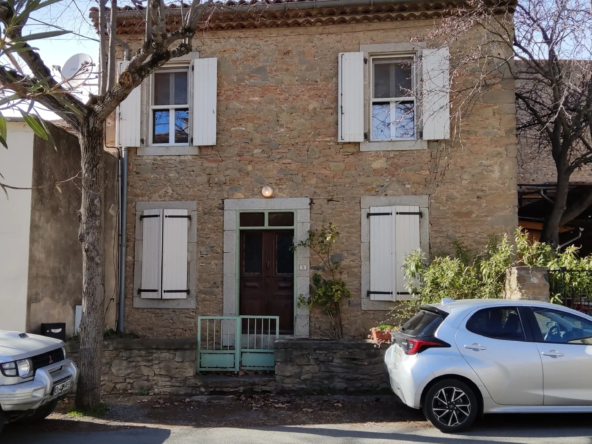 Maison familiale en pierre à vendre à Félines-Minervois