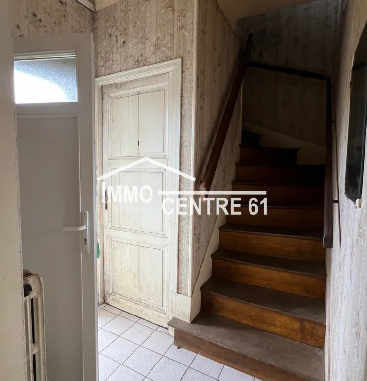 Maison en Pierre à Rénover à Carrouges - 96 800 € 