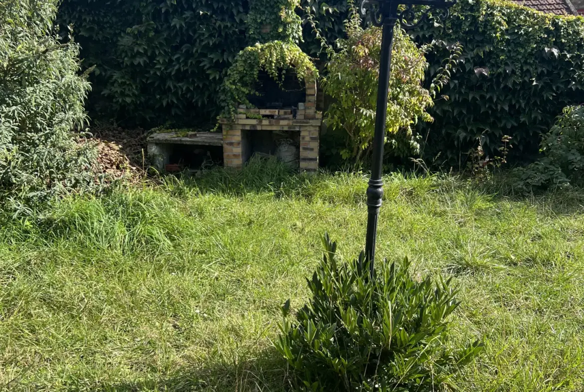 Maison individuelle 4 pièces à Mantes-la-Ville, proche des commodités 