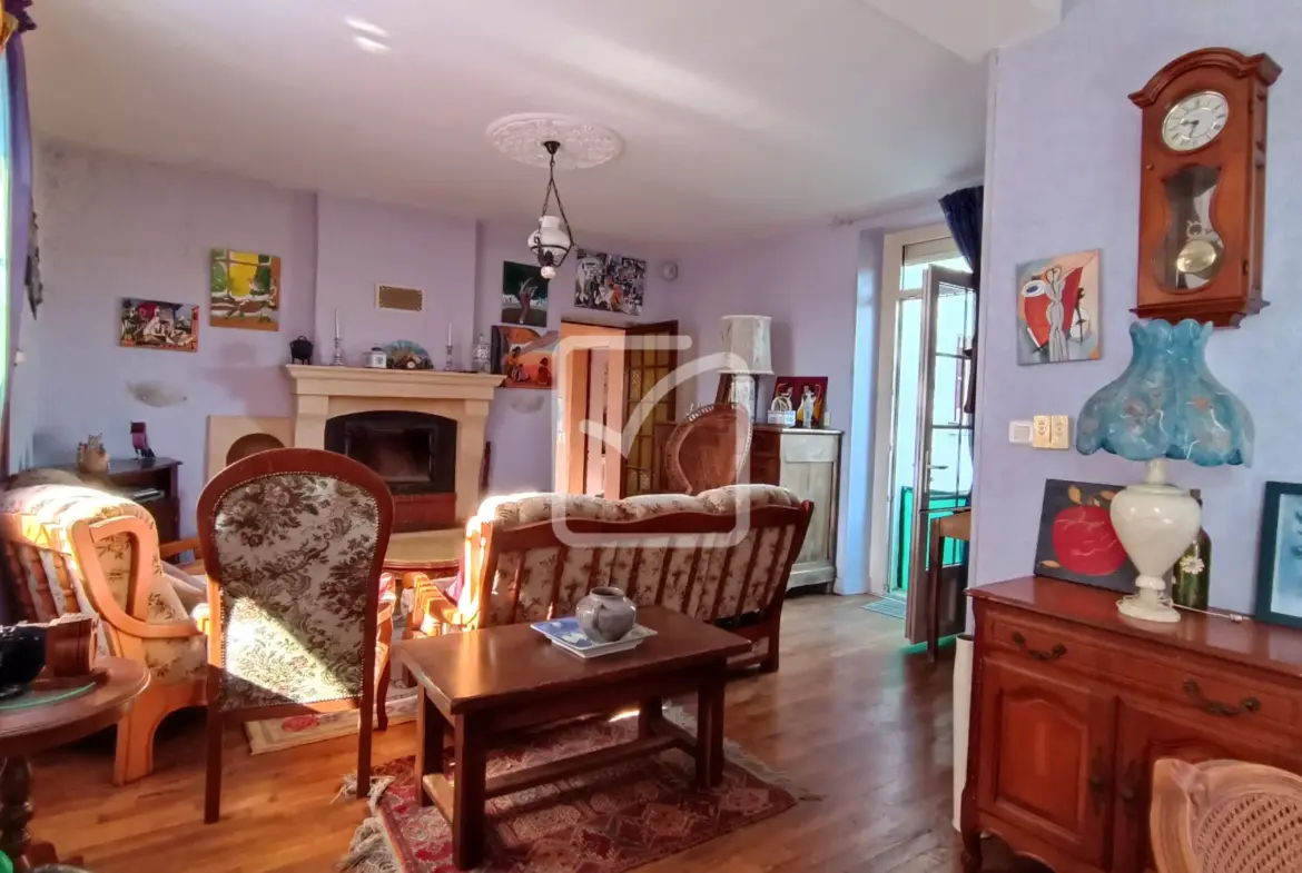 À vendre : Grande maison familiale avec jardin à Cubjac 