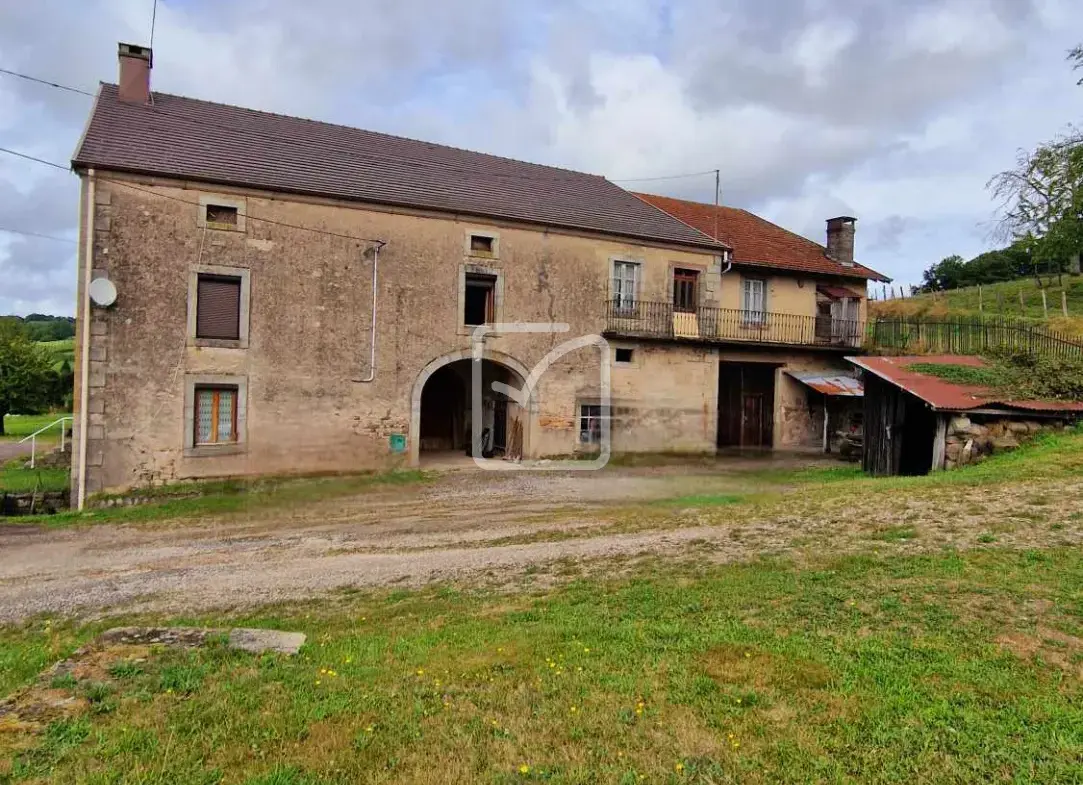 Ancien corps de ferme à rénover à Fougerolles 