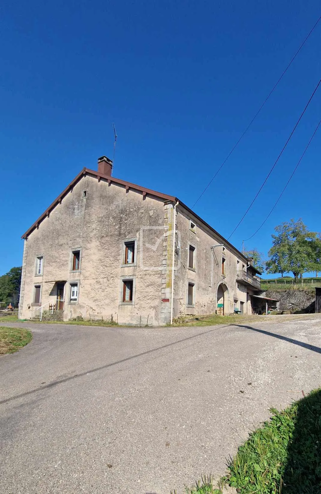 Ancien corps de ferme à rénover à Fougerolles 