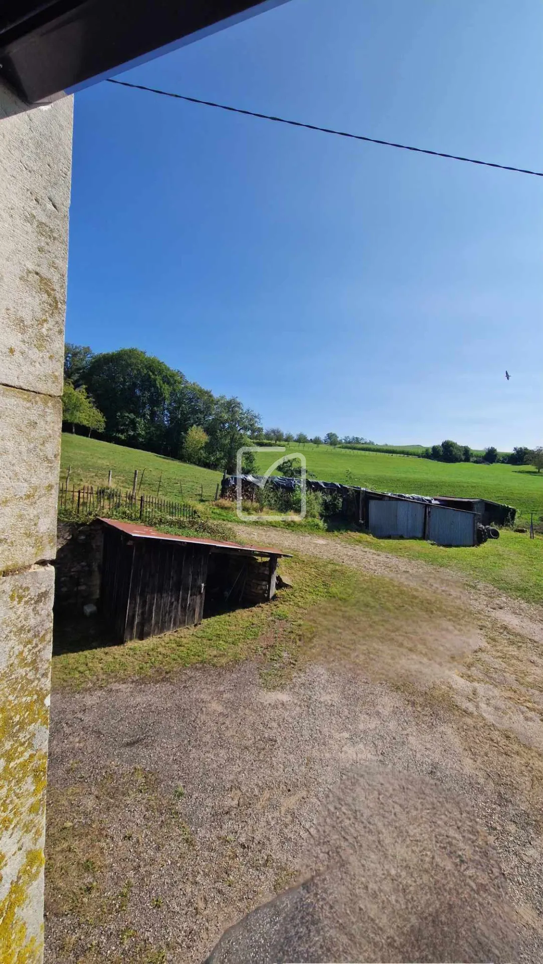 Ancien corps de ferme à rénover à Fougerolles 