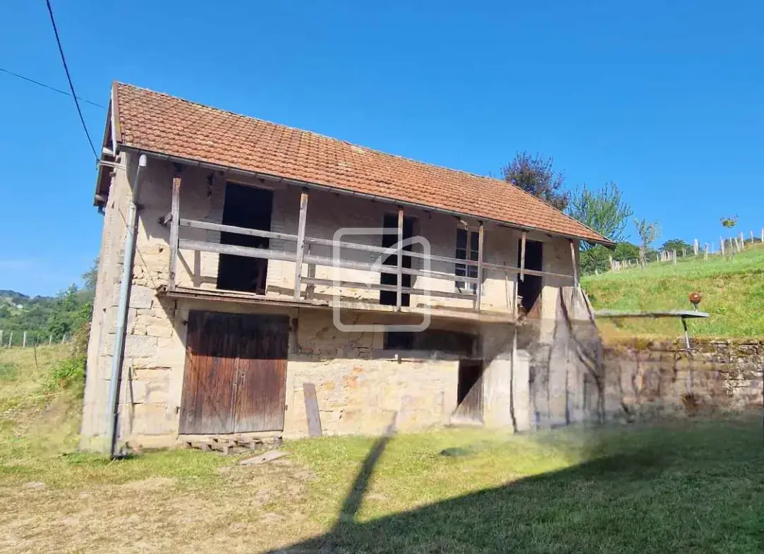 Ancien corps de ferme à rénover à Fougerolles 