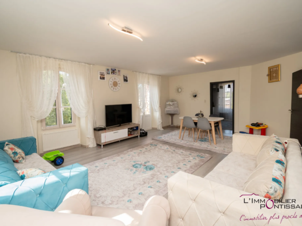 Vente de 2 appartements à Pontarlier avec jardin et garages