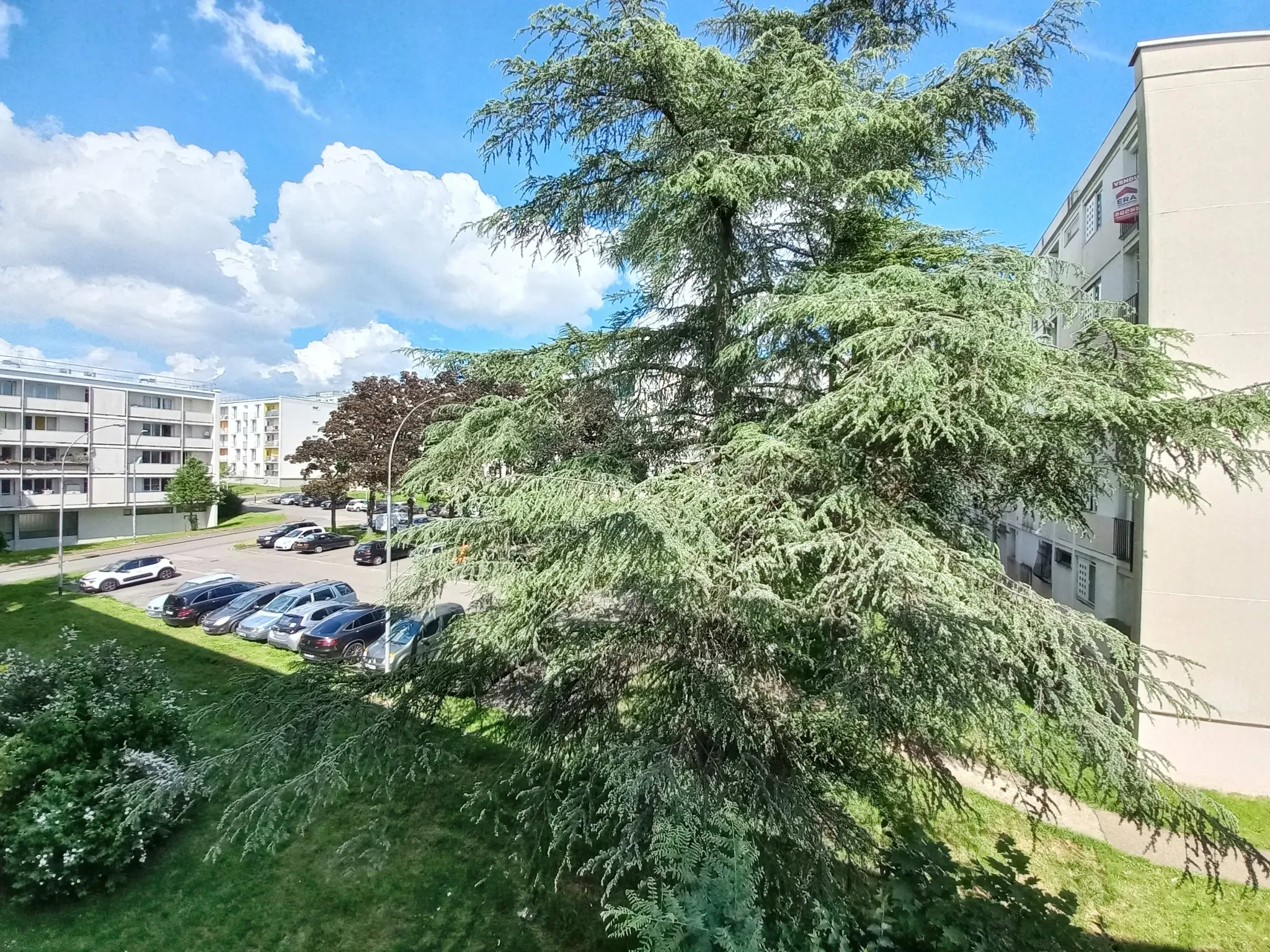 À vendre : Appartement F5 à Créteil près du métro 