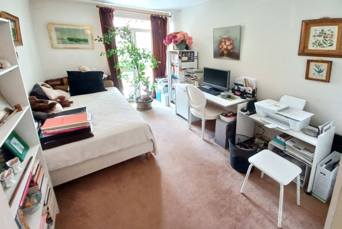 À vendre : Appartement F5 à Créteil près du métro 