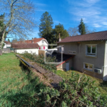 Maison double avec local professionnel à Savignac les Eglises