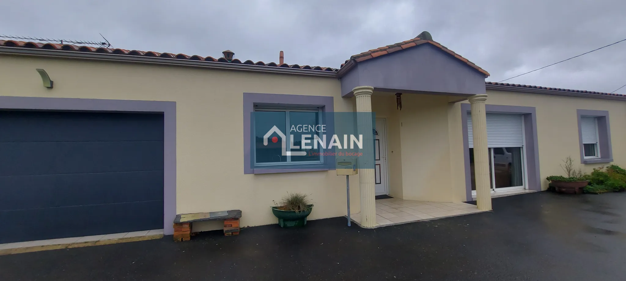 Maison de plain pied à vendre à Les Herbiers - 261 250 EUR 