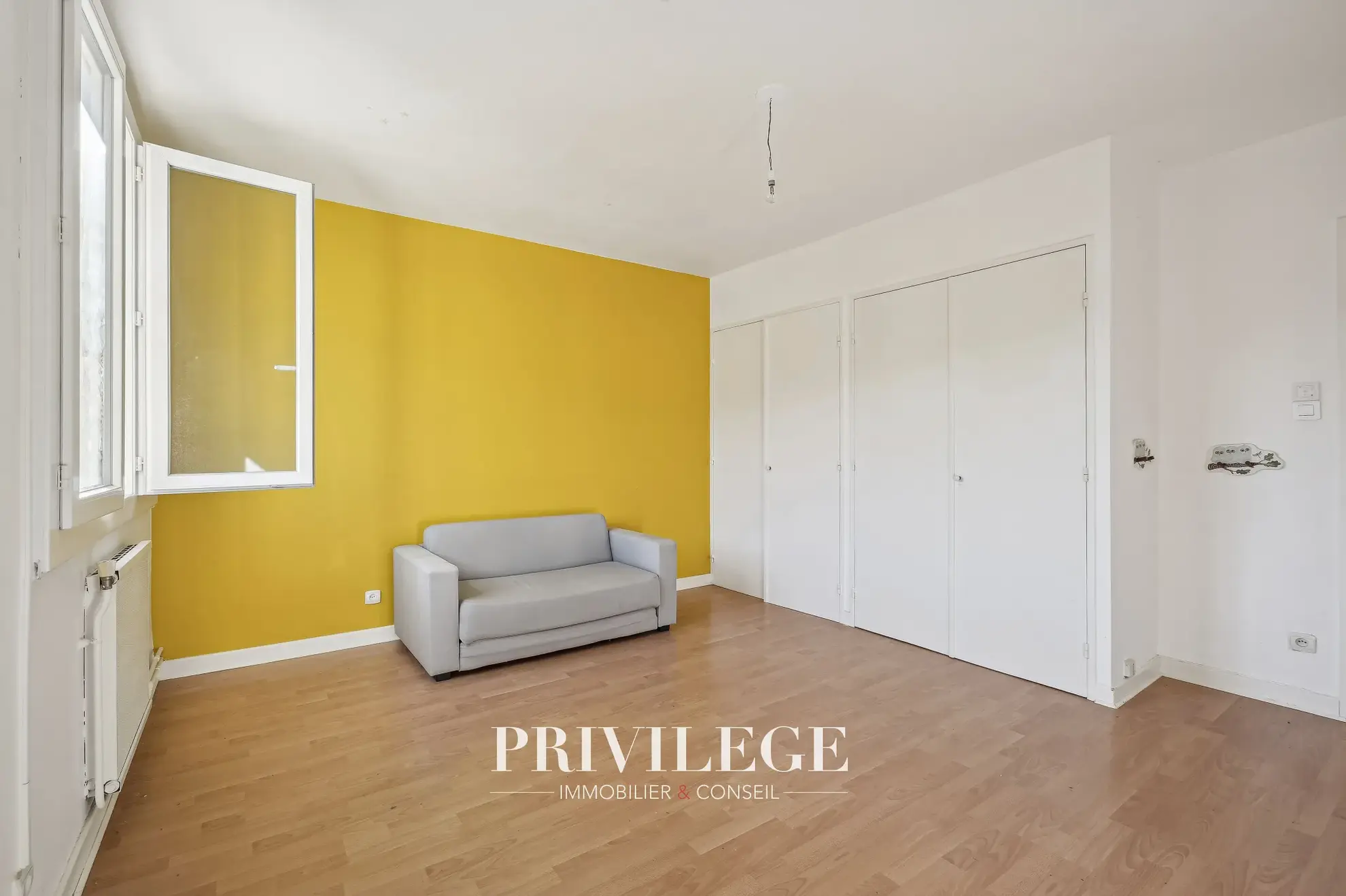 Appartement T3 à vendre - 72 m² avec 2 Balcons et Piscine à Ste Foy les Lyon 