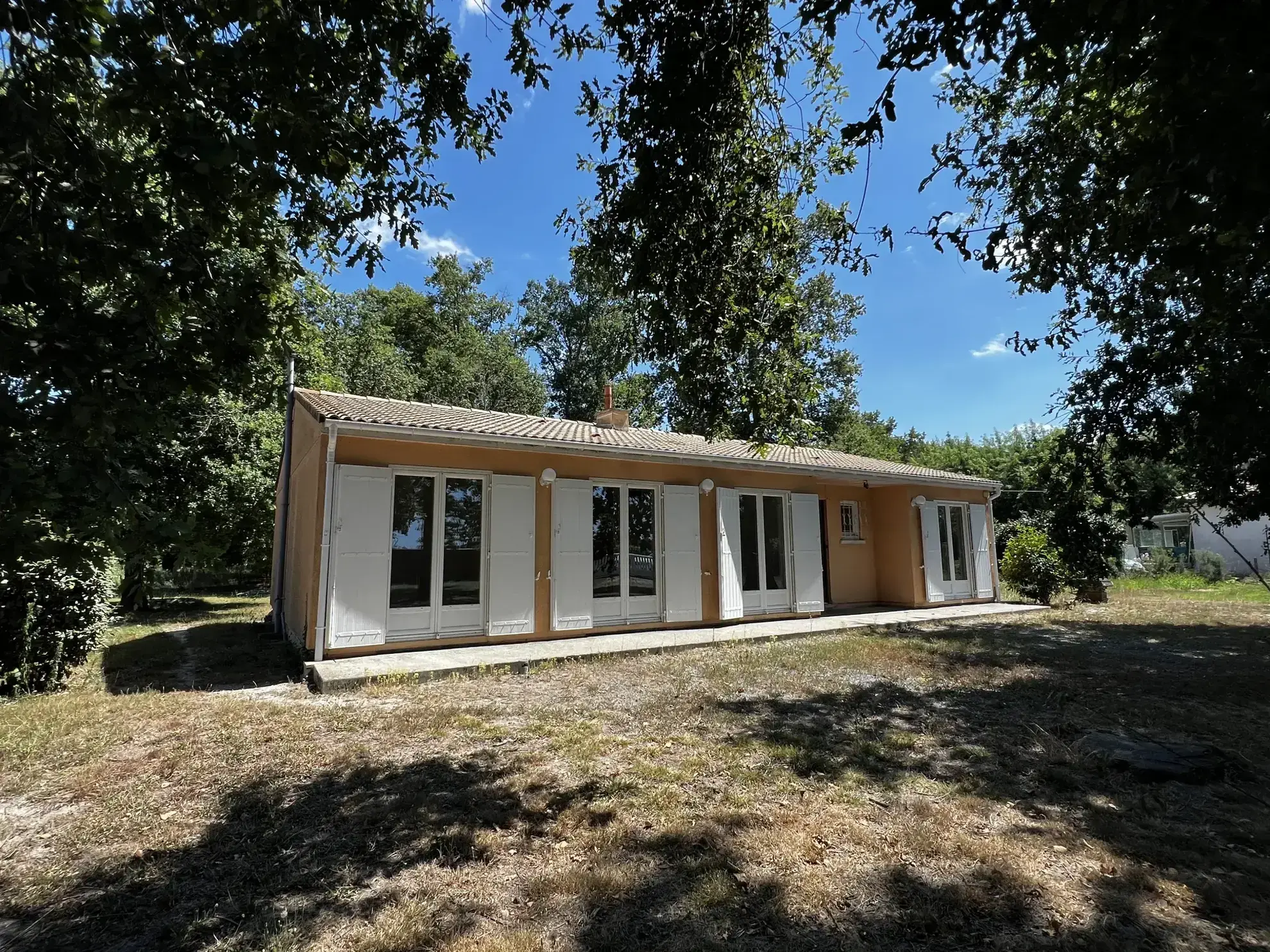 Maison 3 Chambres avec Terrain Arboré à Langon 