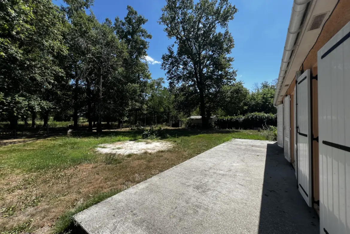 Maison 3 Chambres avec Terrain Arboré à Langon 