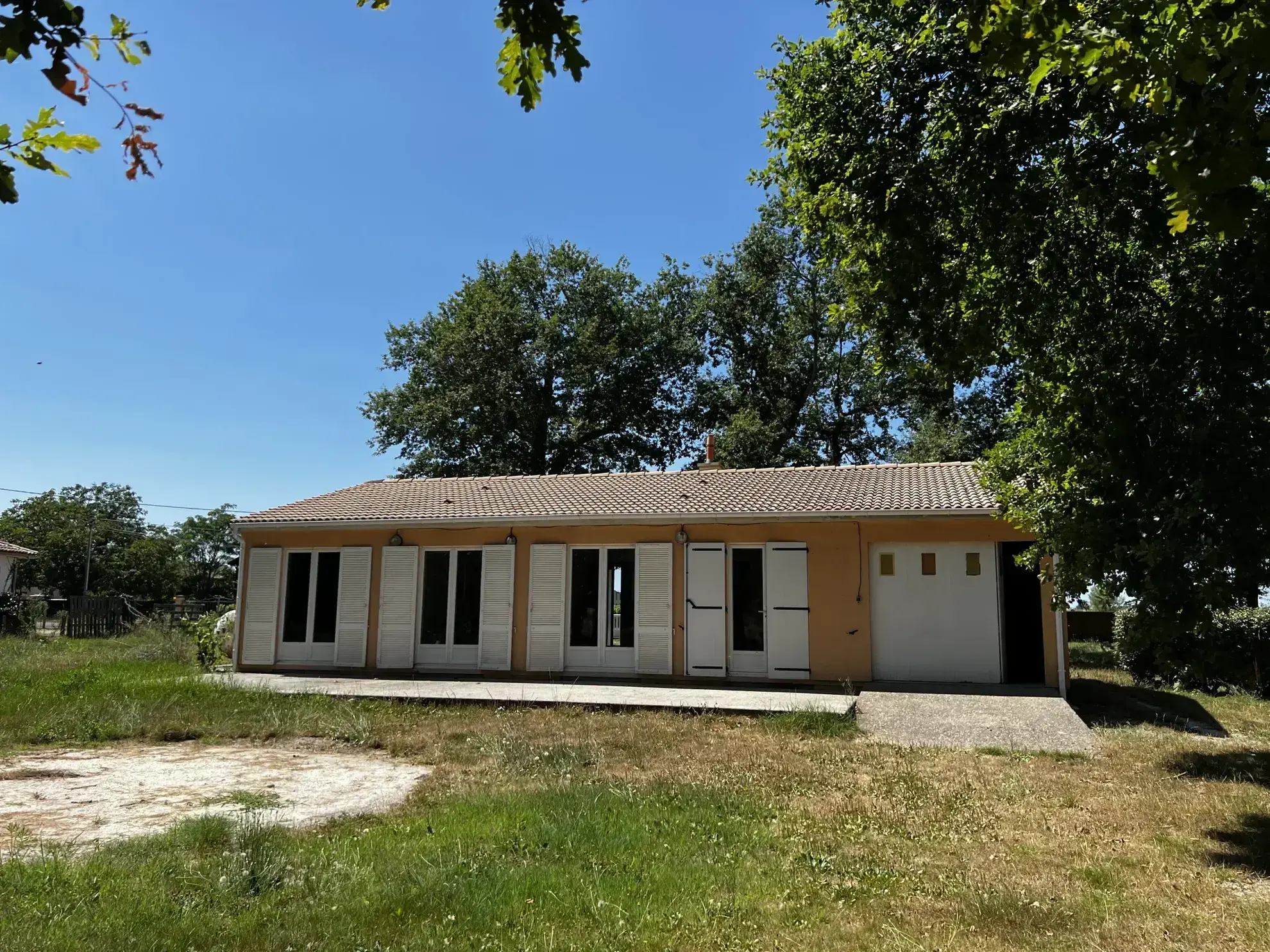 Maison 3 Chambres avec Terrain Arboré à Langon 