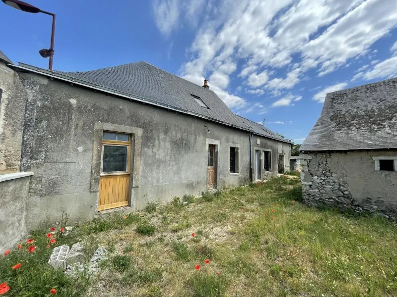 Maison de Bourg à Rénover à Chigné - 45 000 Euros