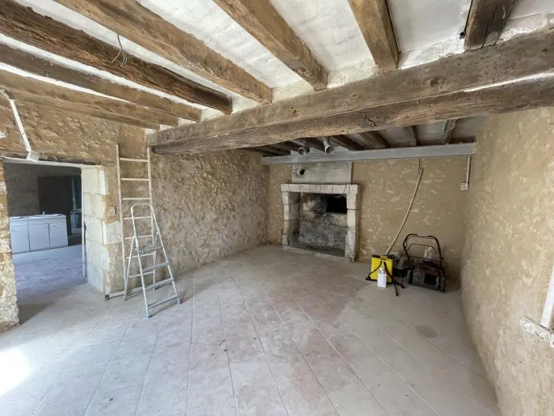 Maison de Bourg à Rénover à Chigné - 45 000 Euros 