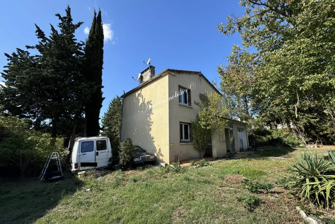 Maison à rénover avec jardin et garage à Limoux 