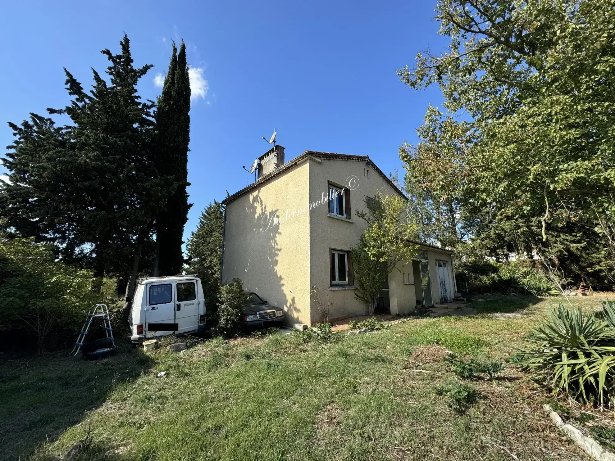 Maison à rénover avec jardin et garage à Limoux 