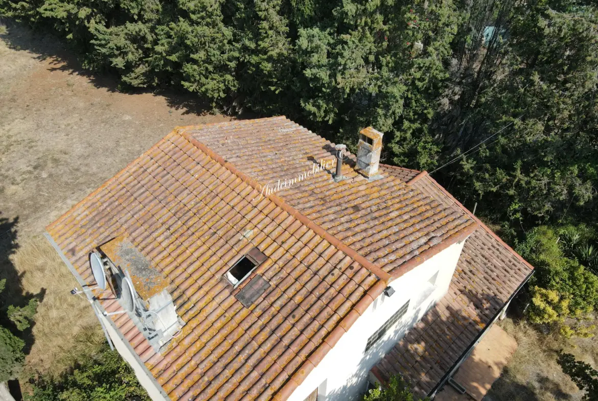 Maison à rénover avec jardin et garage à Limoux 