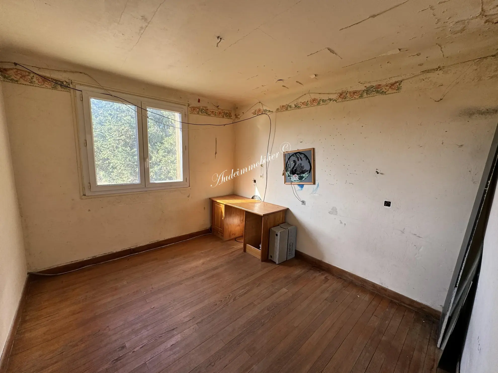 Maison à rénover avec jardin et garage à Limoux 