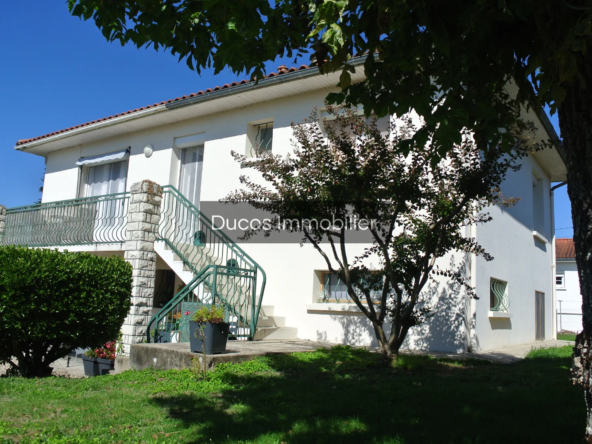 Maison avec locataires en place à Ste Bazeille