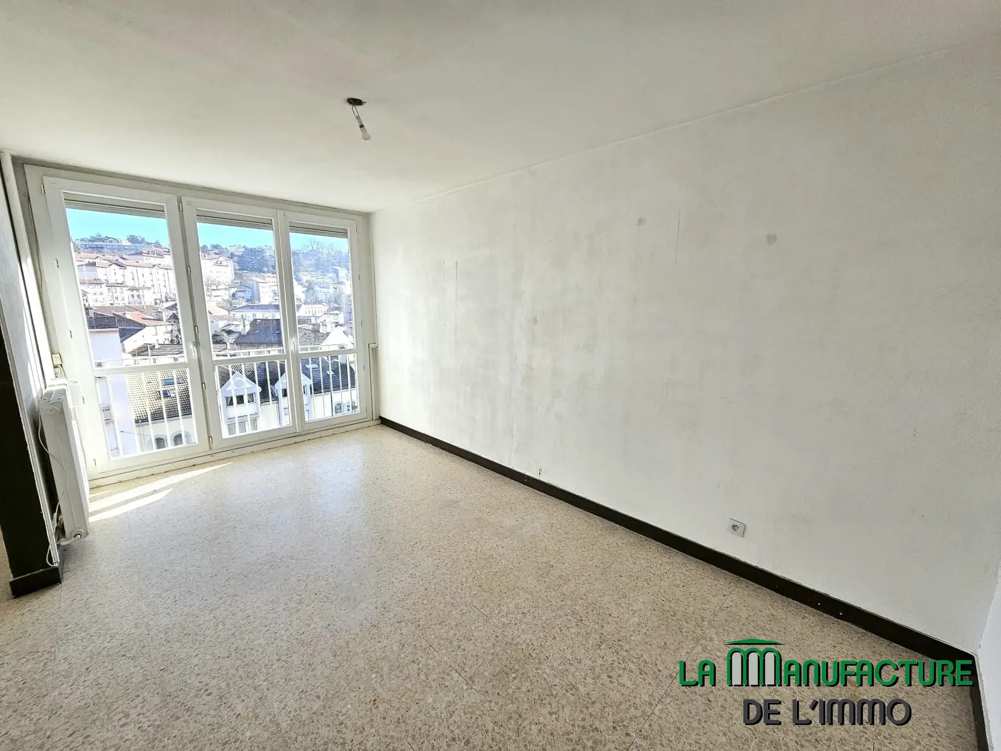 Vente appartement F4 traversant à Saint-Étienne Valbenoite proche Centre Deux 