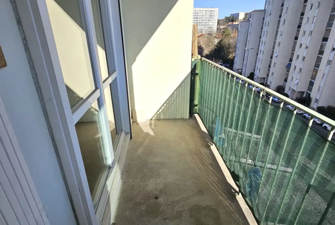 Vente appartement F4 traversant à Saint-Étienne Valbenoite proche Centre Deux 