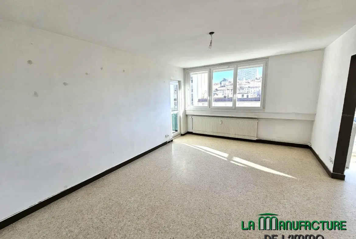 Vente appartement F4 traversant à Saint-Étienne Valbenoite proche Centre Deux 