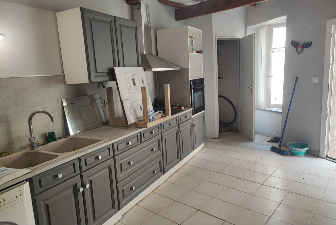 Maison de village à vendre à Puicheric pour 46 500 € 