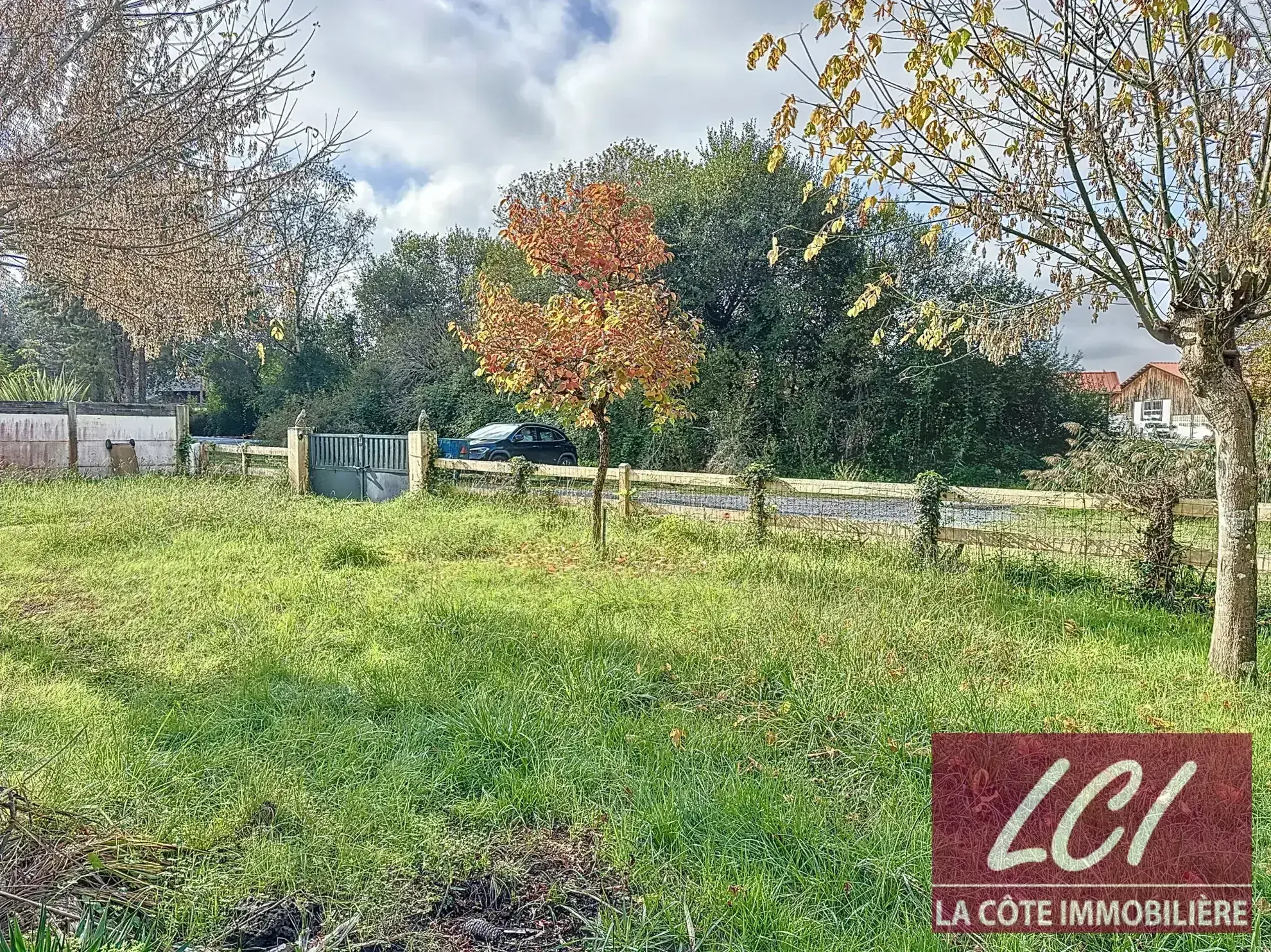 Maison en bois à Sanguinet sur terrain de 800 m² à rénover 