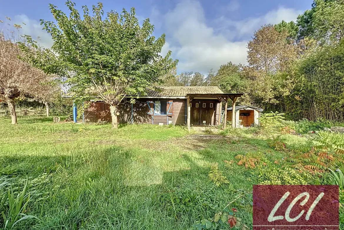 Maison en bois à Sanguinet sur terrain de 800 m² à rénover 