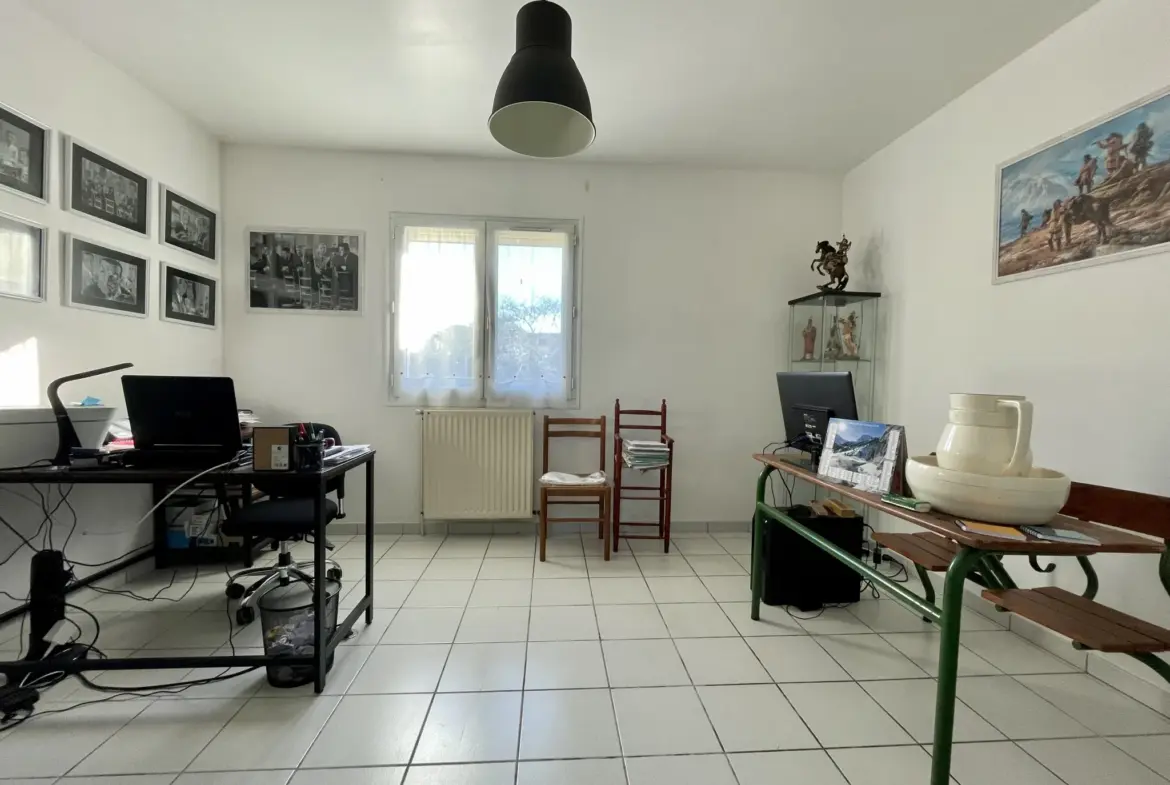 Villa moderne à vendre à Estrablin, 3 chambres, proche Vienne 