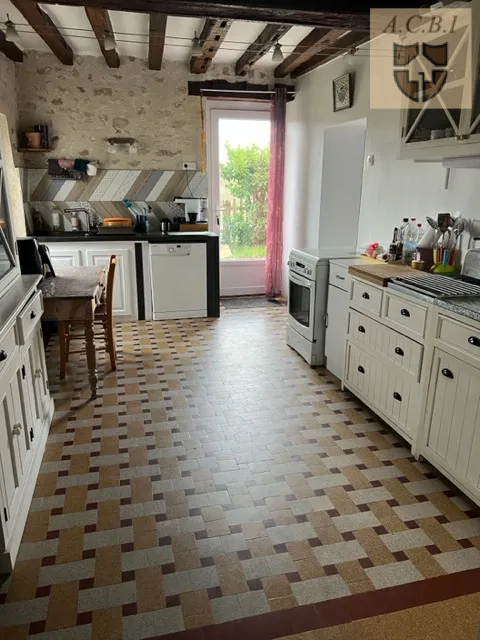 Maison familiale à vendre à Marchenoir - 4 chambres, 1 094 m² 