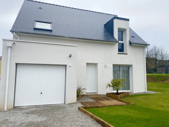 Maison individuelle de 2024 à Plumelin - 4 chambres, garage et jardin