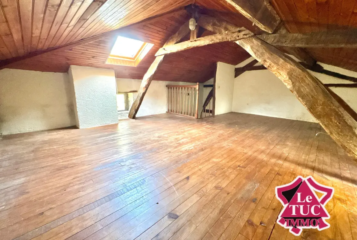 Maison en pierre 3 chambres avec terrain de 1746 m² à Penne d'Agenais 