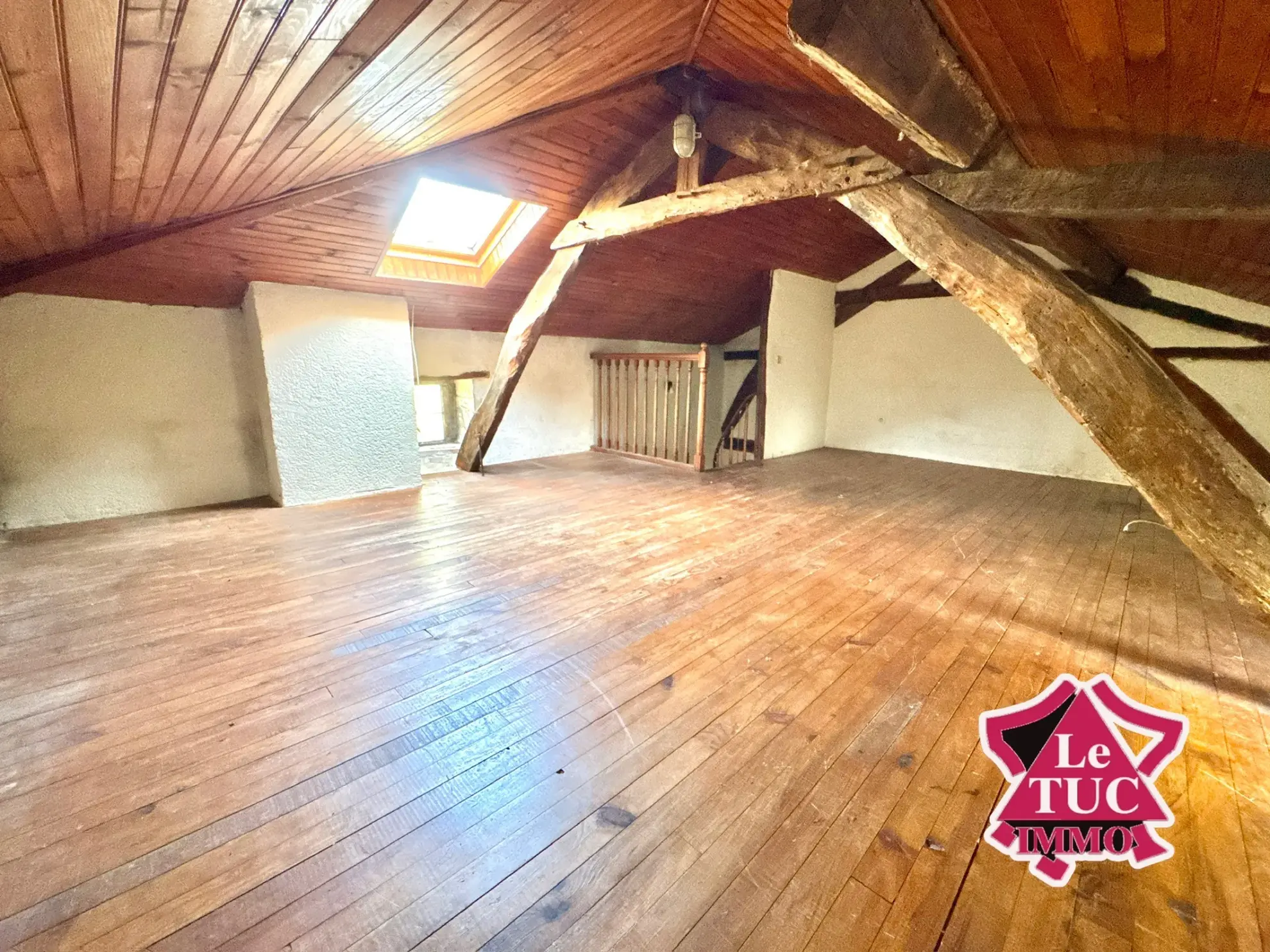 Maison en pierre 3 chambres avec terrain de 1746 m² à Penne d'Agenais 