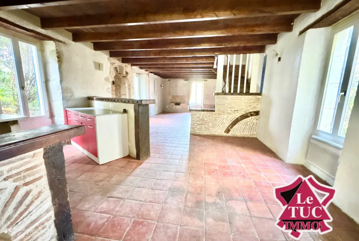 Maison en pierre 3 chambres avec terrain de 1746 m² à Penne d'Agenais 