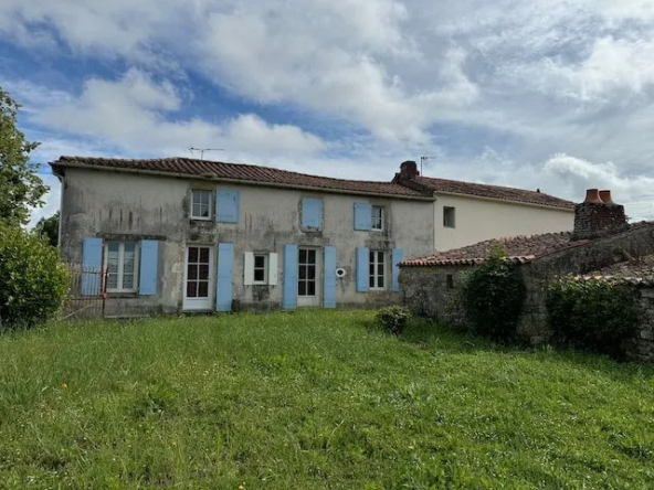 Maison en pierres à rénover à Ste Hermine - 147 700 €