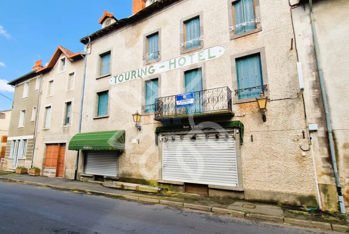 Ensemble immobilier à vendre à Champagnac-le-Vieux 