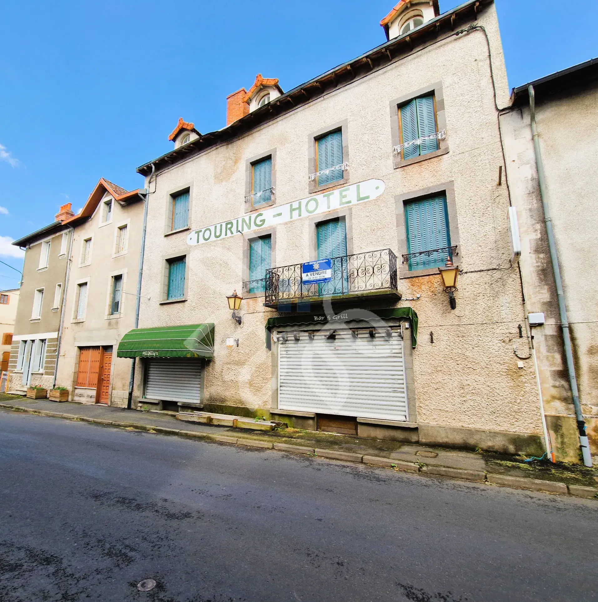 Ensemble immobilier à vendre à Champagnac-le-Vieux 