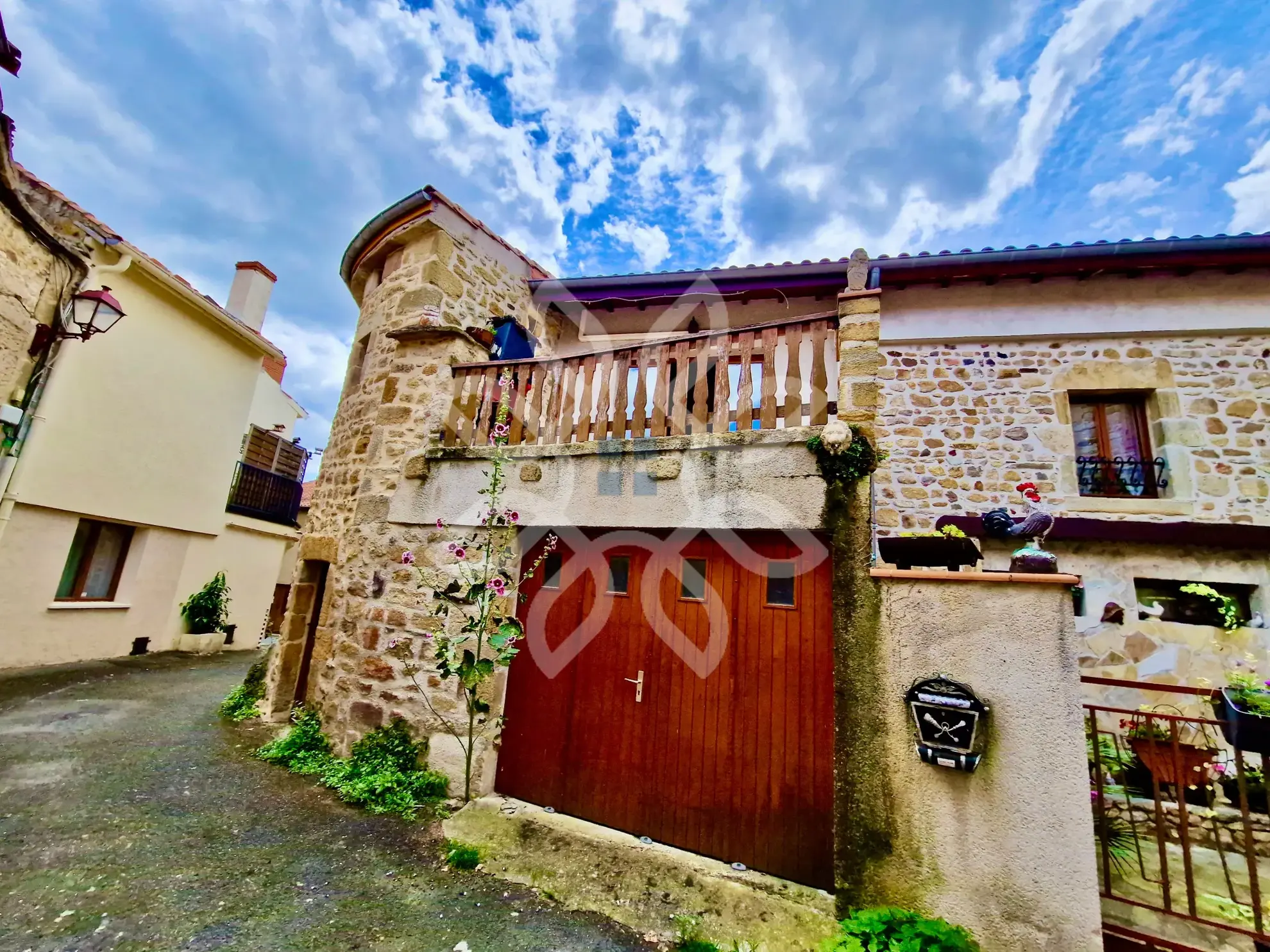 Maison en pierre à vendre au coeur de Vic-le-Comte 