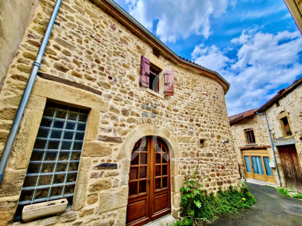 Maison en pierre à vendre au coeur de Vic-le-Comte