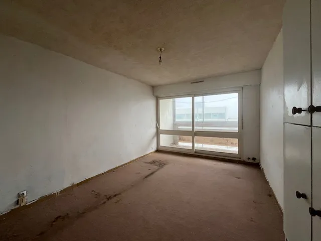 Appartement à rénover avec balcon vue mer à St Hilaire de Riez 