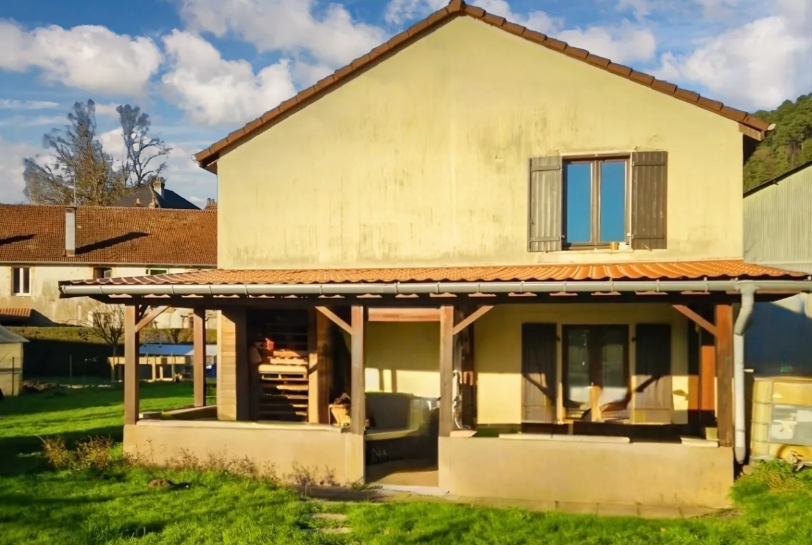 Maison de village spacieuse à Raon aux Bois 