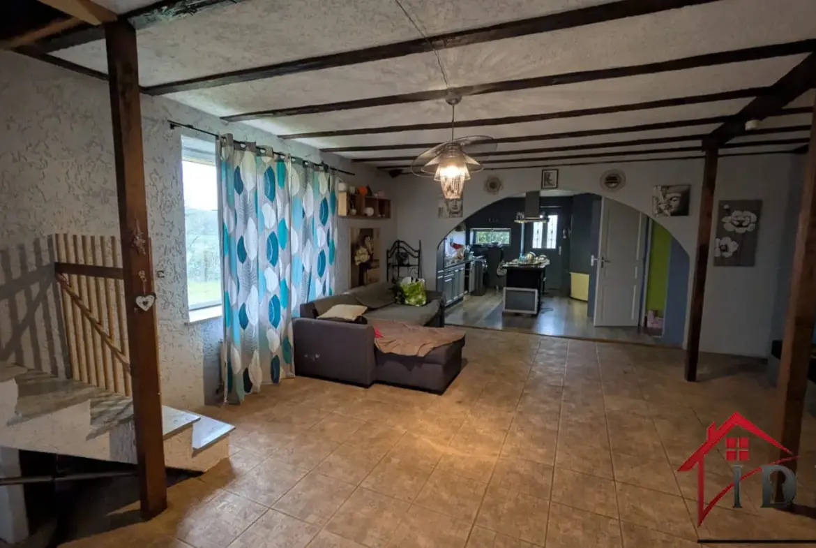 Maison de 138 m² avec dépendances à Beauvernois - Terrain de 6600 m² 