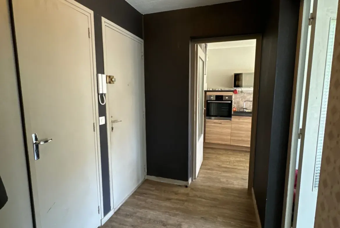 Appartement T4 avec balcon à Saint-Étienne Montplaisir - Prix : 84 900€ 