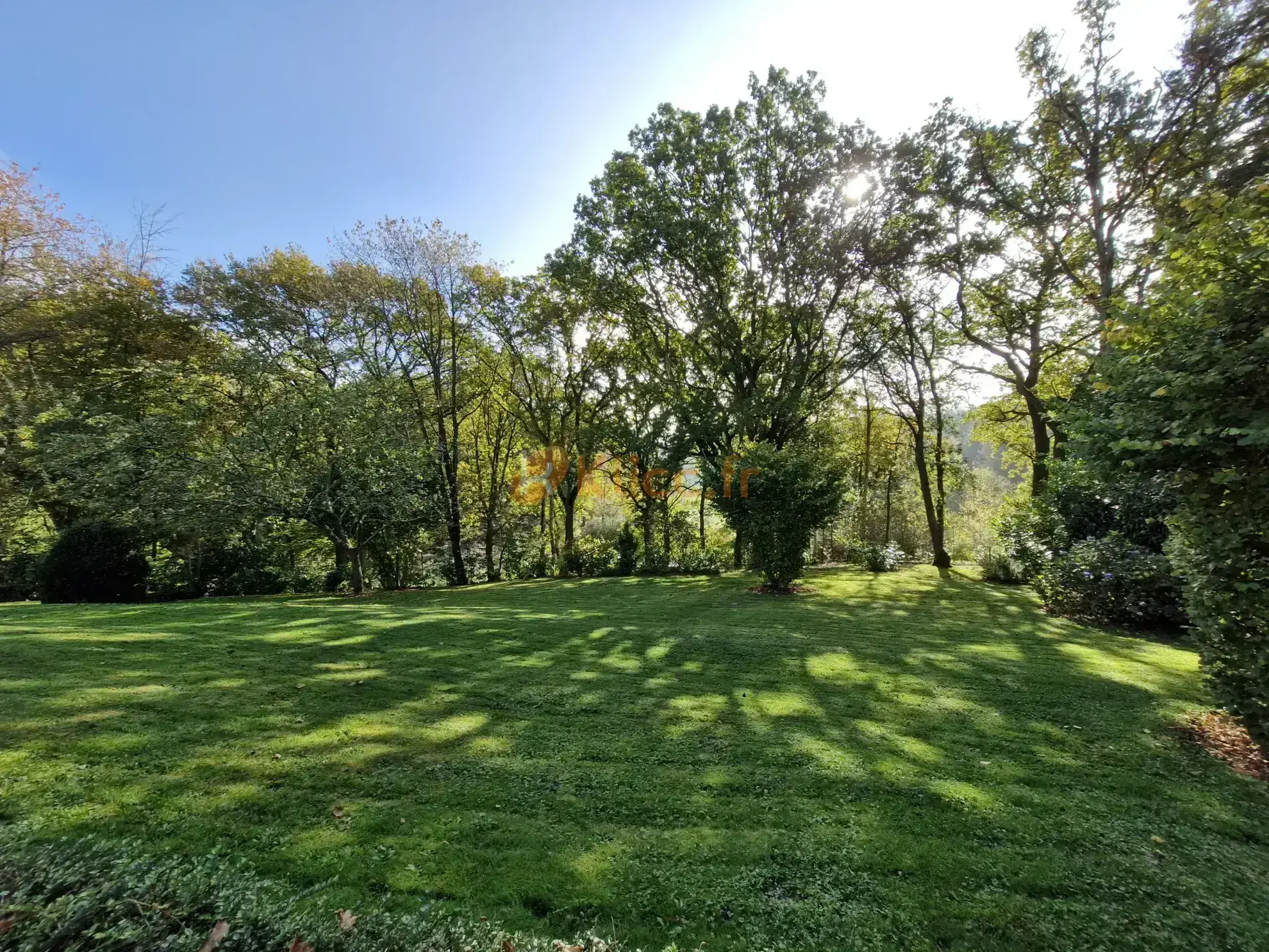 Pavillon avec 4 chambres à vendre à St-Honoré 