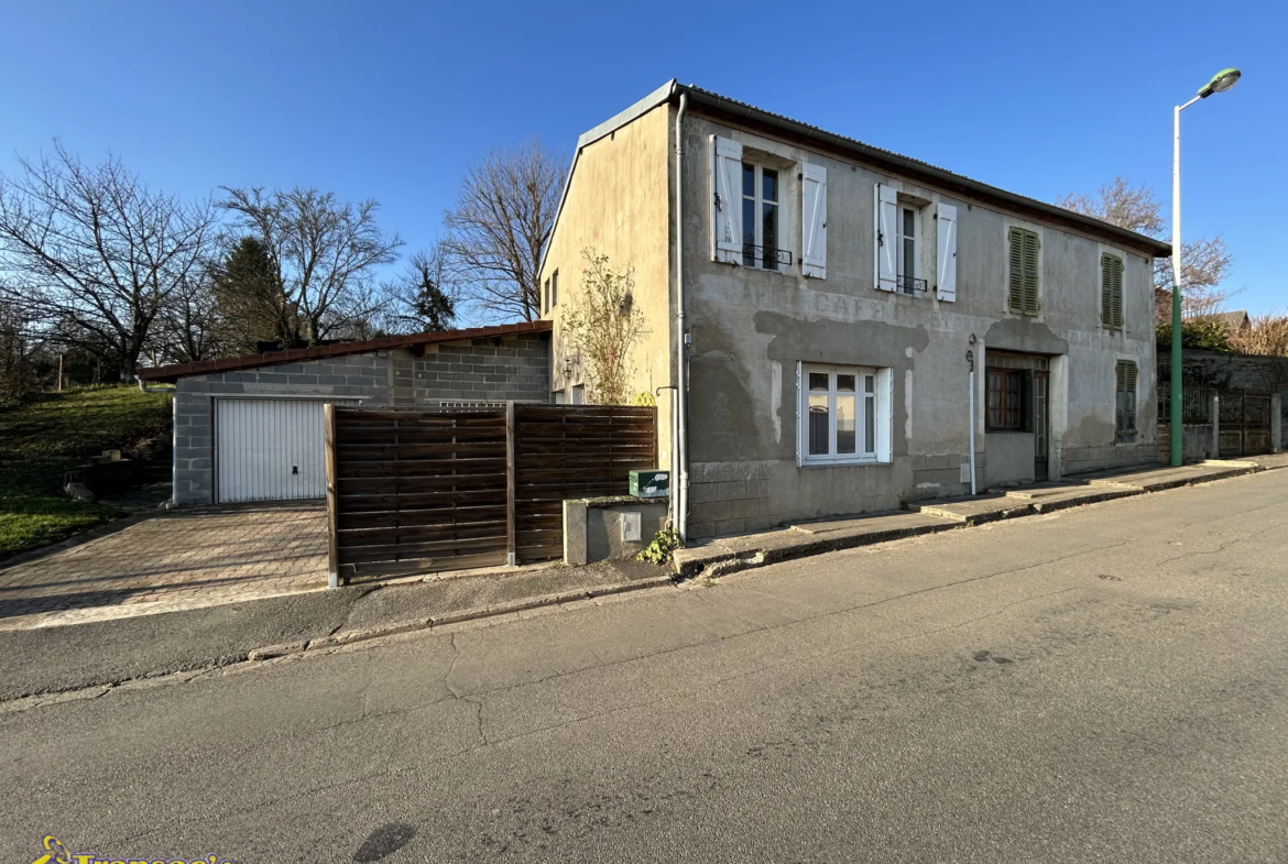 Ensemble immobilier de deux maisons à vendre à Limons - 130 m² sur 600 m² 